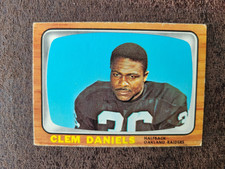 1966 Topps Football Clem Daniels #107 - Oakland Raiders