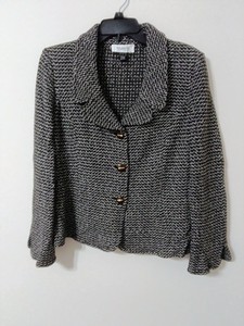 St john knits brown skirt suit size 6 with 3 button closure jacket 