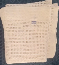 Mothercare 0172 white Vintage Pram Cot Blanket Cellular Acrylic GB  110x130cm