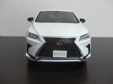 Kyosho Samurai Lexus RX F Sport White 1 18