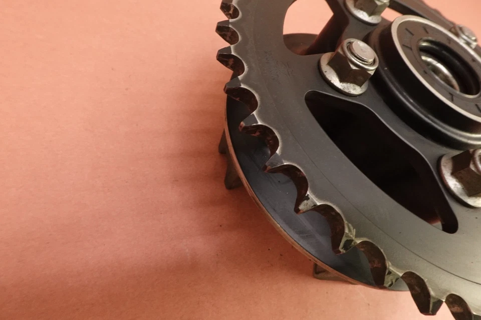 2014 11-17 Triumph SPEEDMASTER Rear Wheel Hub & Sprocket - Image 4 of 4