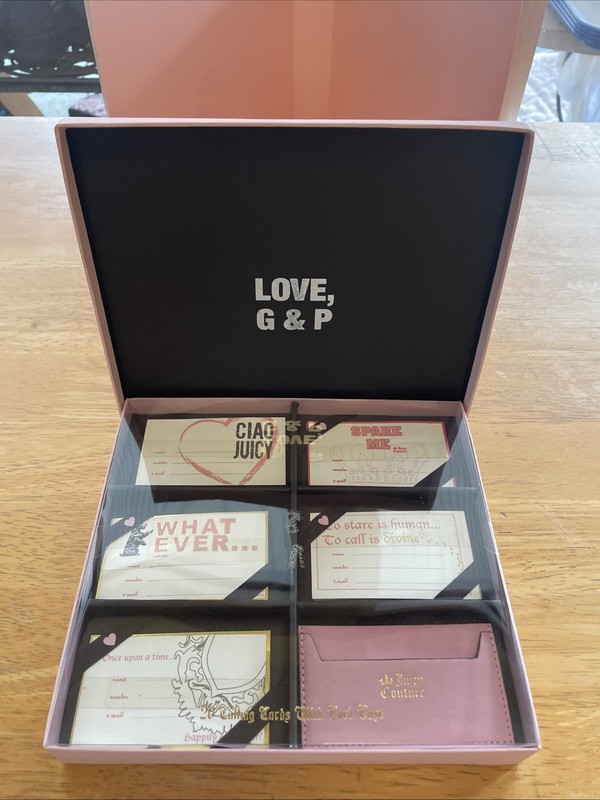 Juicy Couture Box Set of 20 Calling Cards with A Pink Card Case Vintage Rare