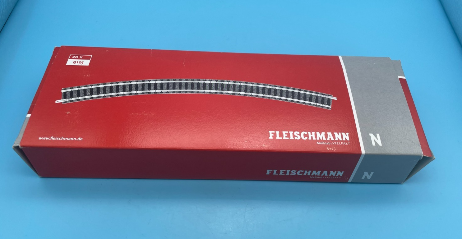 18 X FLEISCHMANN PICCOLO 9135 N GAUGE TRACK – CURVES 220mm  (R 430) – PART BOX
