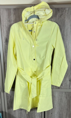NEW Womens RAINS NEW Size XS Yellow Knee Length Rain Coat Snap & Zipper Close