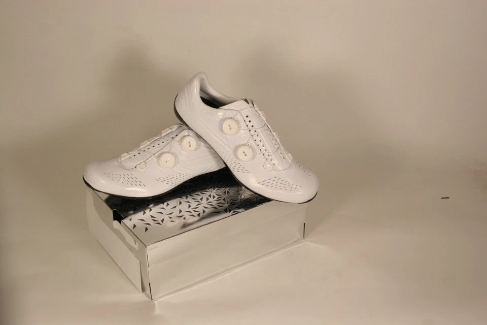 Zapatos de ciclismo de carretera Supacaz Kazze de carbono HoloGram blancos talla EU 45/US 11.5 231275 Foto 2 de 4