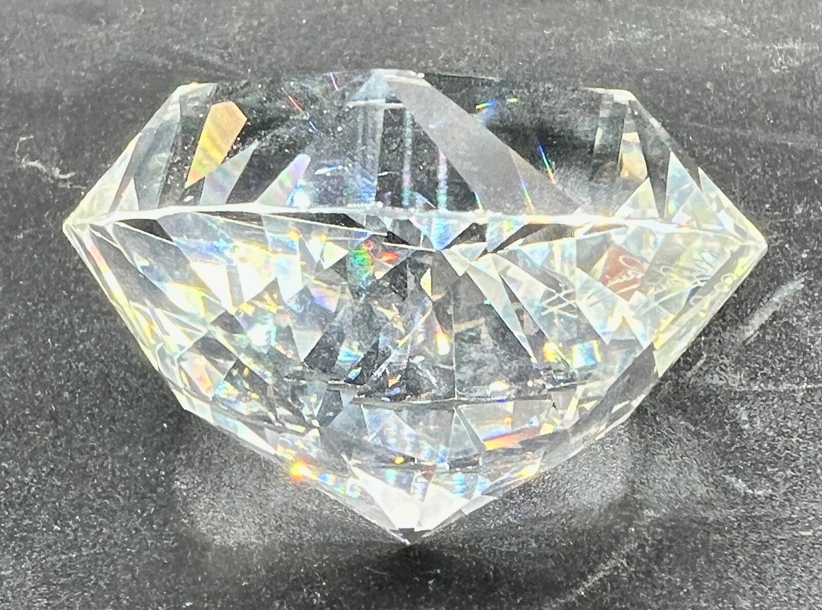 Oleg Cassini Crystal Paperweight Cut Diamond Marquise Clear Oleg Cassini Crystal Paperweight Cut Diamond Marquise Clear