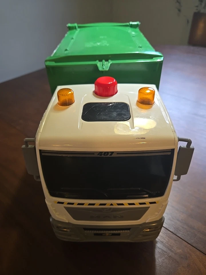 Toys R Us MAN Recycling Waste Collection Garbage Truck Fast Lane Pump Action 21" - Image 2 of 4