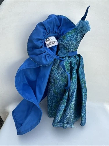 VTG 1984 Barbie Oscar de la Renta Collector Series V #9259 Blue Gown Cape