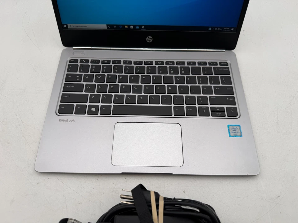 HP EliteBook Folio G1 12.5" 128 GB SSD 8 GB RAM m5-6Y54 Windows 10 Pro Foto 2 de 4