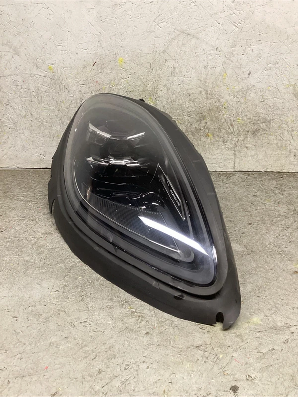 2022-2025 PORSCHE MACAN RIGHT RH PASSENGER SIDE HEADLIGHT OEM COMPLETE