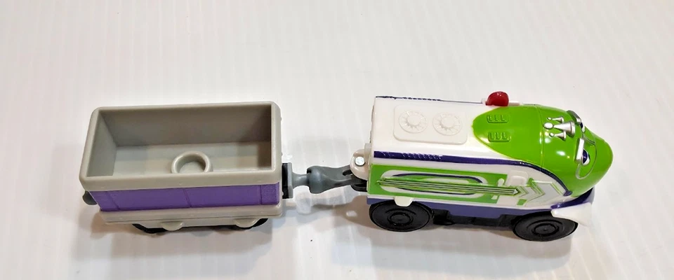 Tomy Chuggington StackTrack 电动压铸机车 2015,3 1/8 英寸长 — 第 2/4 张图片