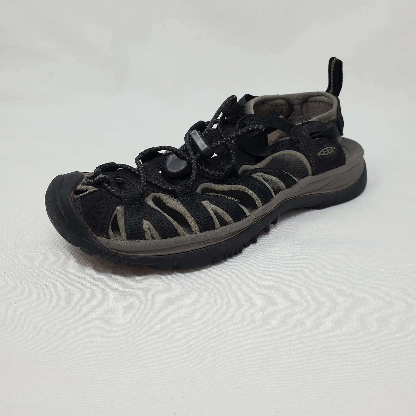 Sandalo Keen Womans Whisper cravatta bungee nero e grigio lavabile taglia 6 unisex