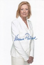 VANESSA REDGRAVE signed Autogramm 20x30cm NIP TUCK in Person autograph COA