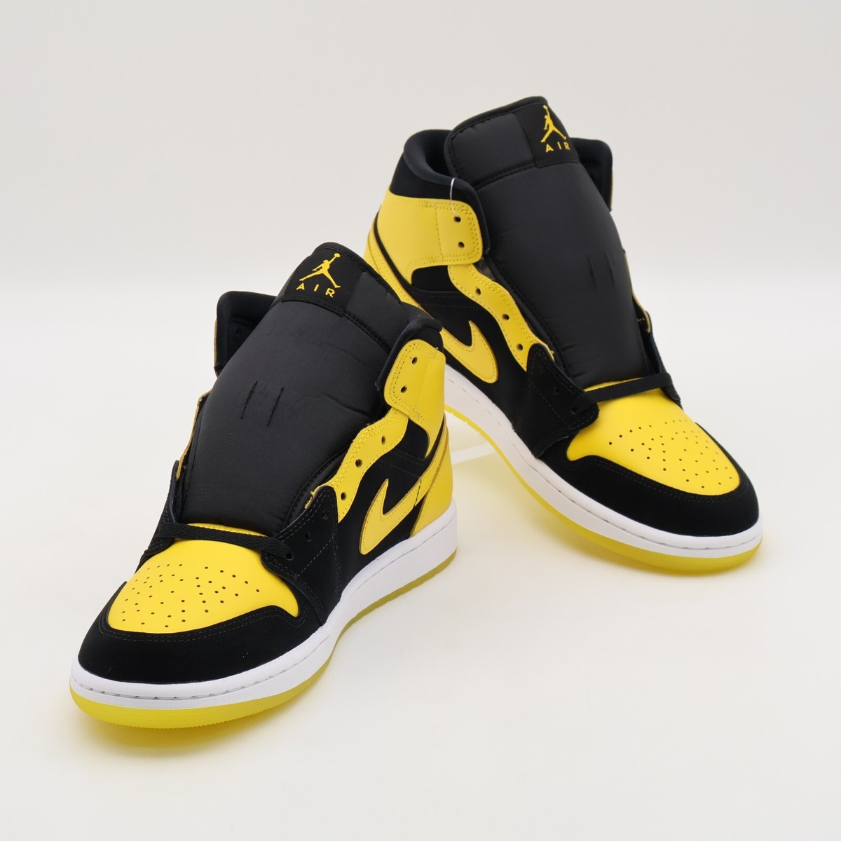 NIKE AIRJORDAN1 MID \"イエロー トゥ ブラック　444A Nike Air Jordan 1 Mid 'New Love' sneakers for Men - Yellow