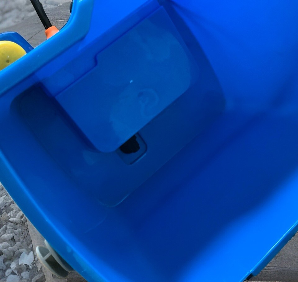 As is 12v mobile all in one Car/caravan washing companion with