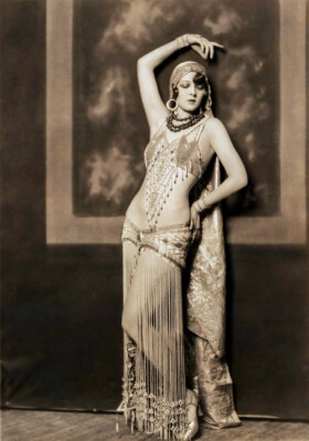 Alfred Cheney Johnston - Marion Benda Ziegfeld Follies Dancer 1920s - 17'' x 22''