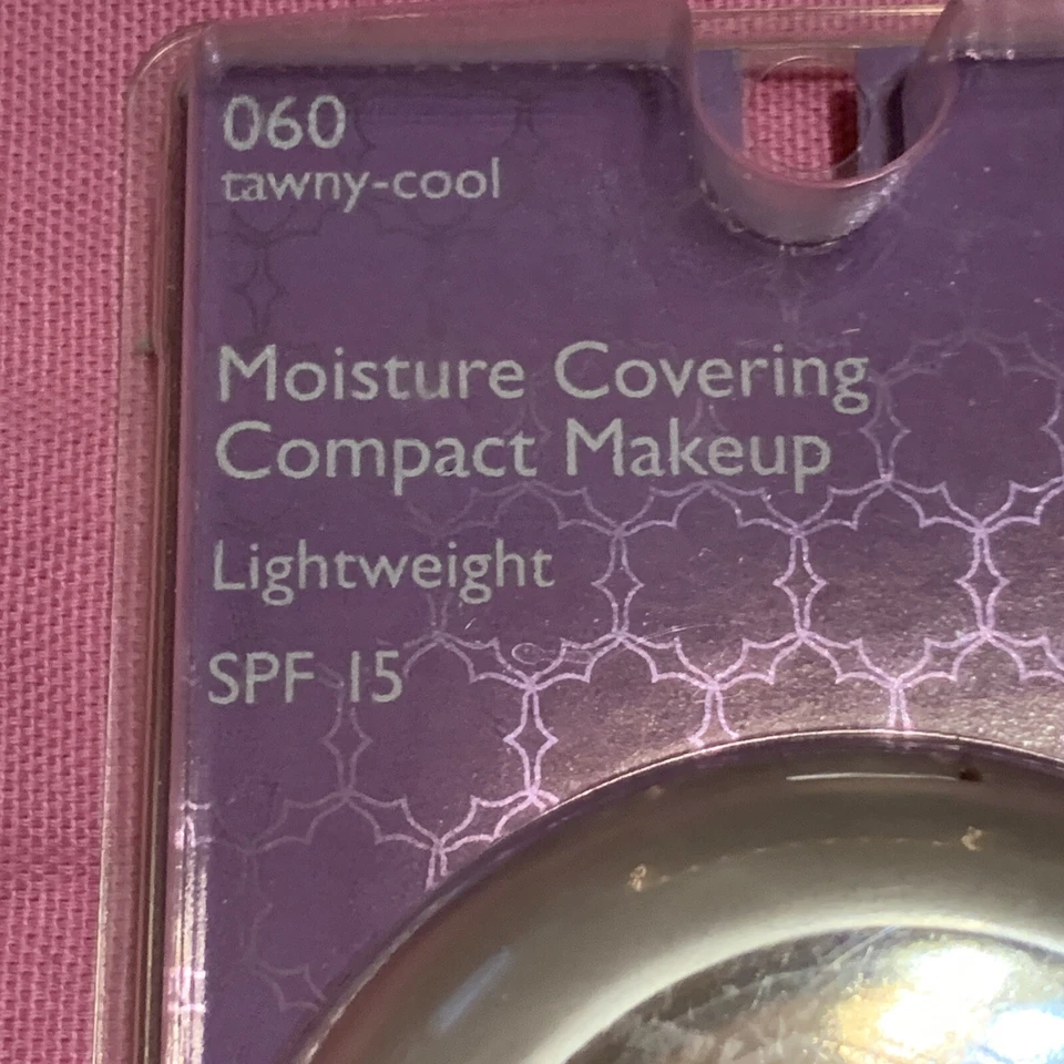 Revlon Vital Radiance Moisture Covering Compact Makeup Tawny Cool 060 A1 - Image 3 of 4