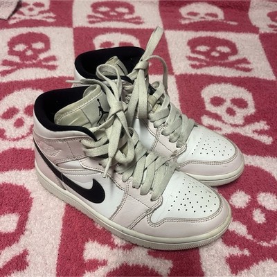 Jordan Air Jordan 1 Mid Barely Rose White Black High Top Sneaker BQ6472-500
