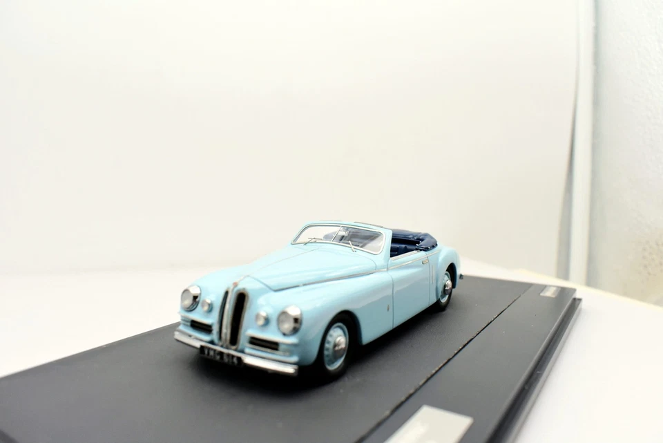 Modellino auto scala 1:43 Bristol 400 DHC Matrix modellismo statico collezione - Immagine 3 di 4