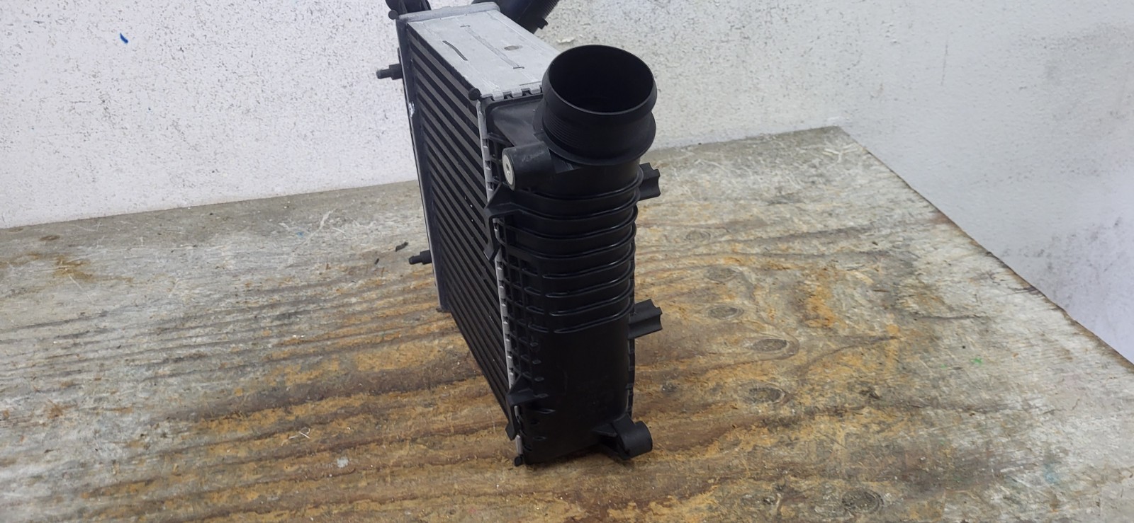 2017-2020 BENTLEY CONTINENTAL GT / GTC INTERCOOLER RADIATOR USED OEM *DC9134