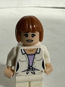 LEGO Claire Dearing Minifigure (Tied Shirt) Jurassic World 75917  RARE KEPT WELL
