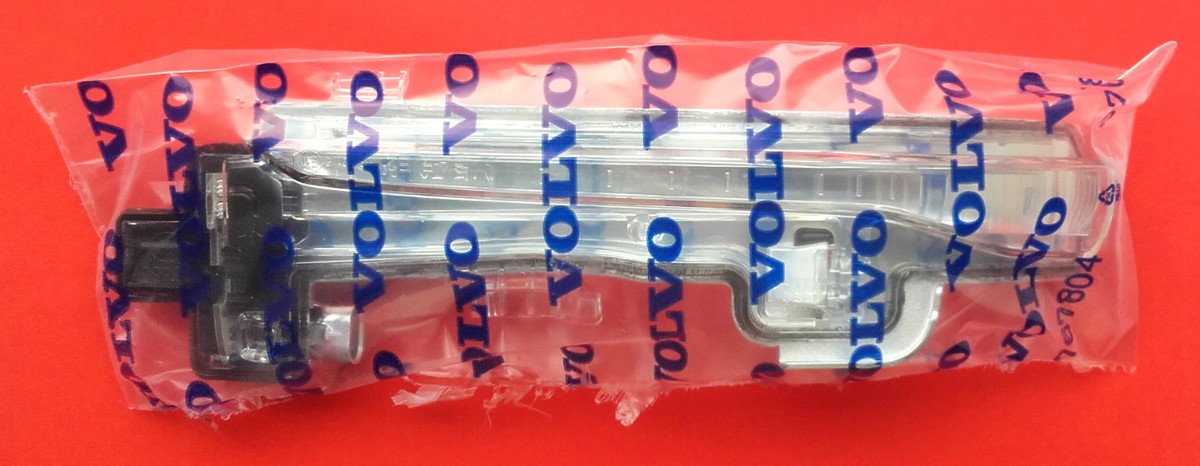 Volvo 31402416 Right Door Side Mirror Turn Indicator Signal Volvo 31402416 Right Door Side Mirror Turn Indicator Signal