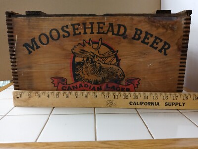 Vintage MOOSEHEAD Canadian Lager Beer Crate w/Lid and LINER dove