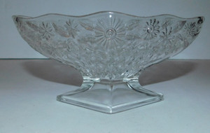 NEAT VINTAGE GLASS NUT OR CANDY DISH NO LID