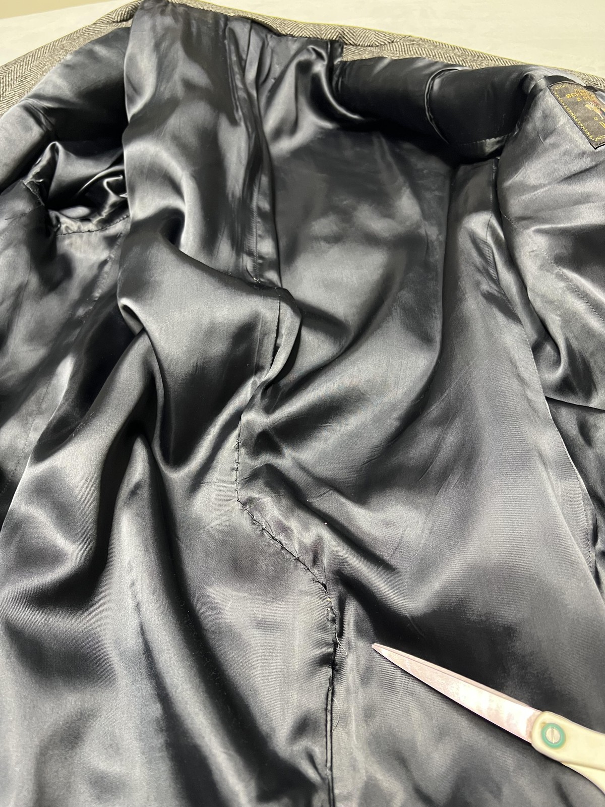 Vintage Hart Schaffner & Marx Coat Men L Gray Herringbone Wool Overcoat 80s USA