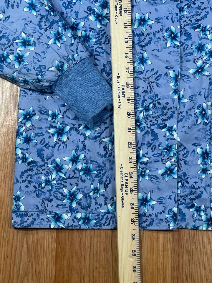 Crest Style 115 599 Long Sleeve Floral Snap Up Nursing Scrub Top Women’s Size XS - Image 4 of 4