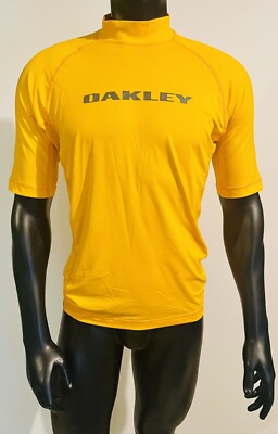 New Oakley Rashguard Beach Shirt Surfing Short Sleeve Size XXL Yellow Swimwear