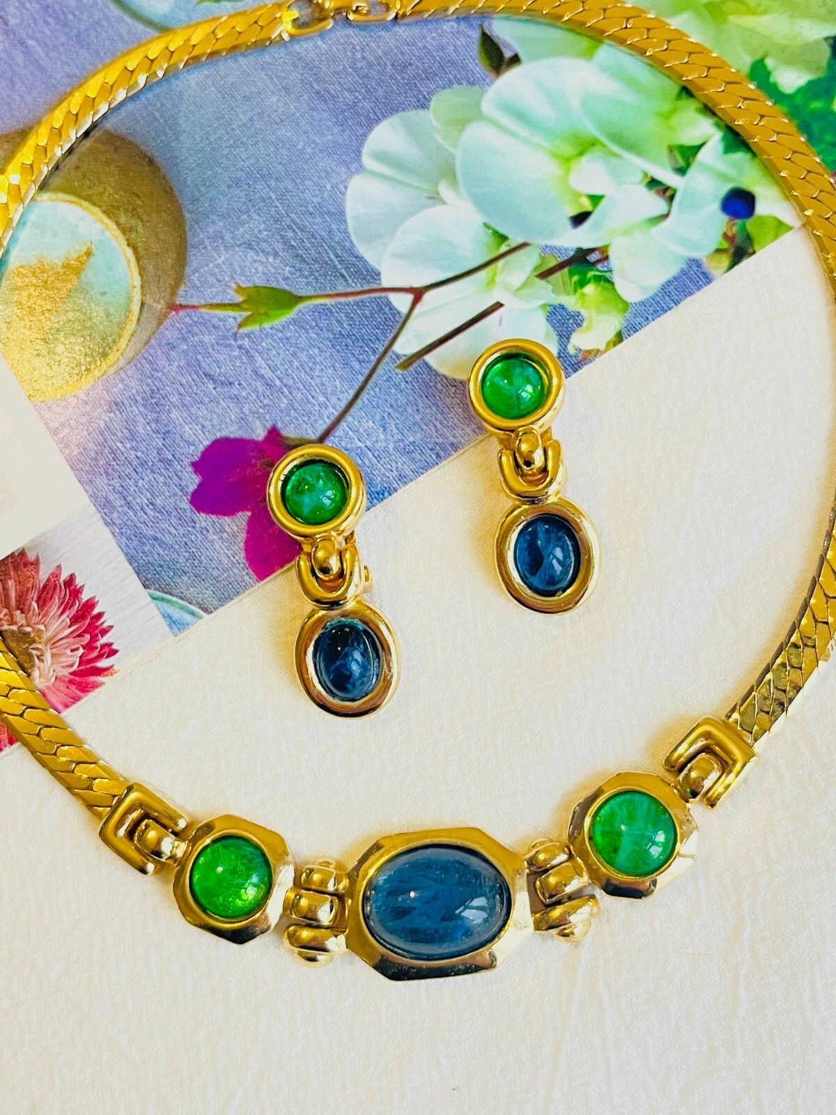 Christian Dior GRANDE boucles d'oreilles pendantes cabochon saphir émeraude, ensemble