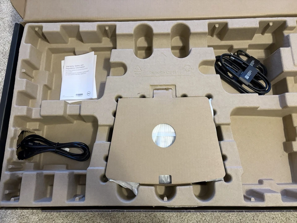 Dell UltraSharp 32 U3225QE 31.5" 4K UHD Monitor OPEN BOX NEW W WARRANTY! - Image 3 of 4