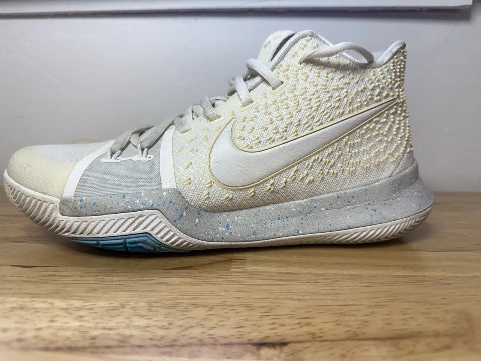 Kyrie 3 Blanco Marfil 852395-101 Talla 9.5 DS ¡SIN CAJA Usado Una Vez! Foto 2 de 4