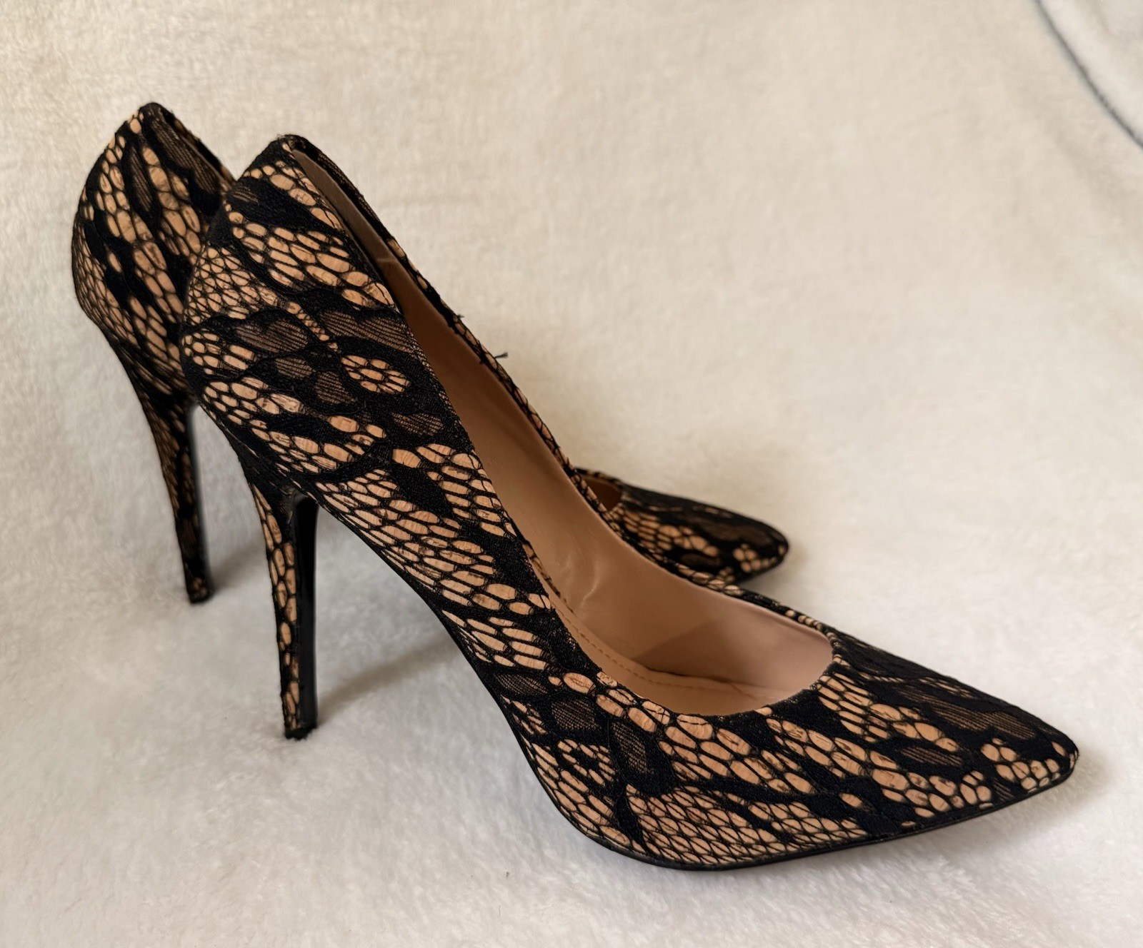 Charles David- Heels Size 9M Pumps, Lace, Pointed Toe