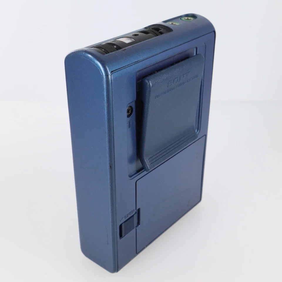 Primer modelo SONY FM WALKMAN SRF-40 FM 1980 funciona FM:76-90MHz de Japón Foto 4 de 4