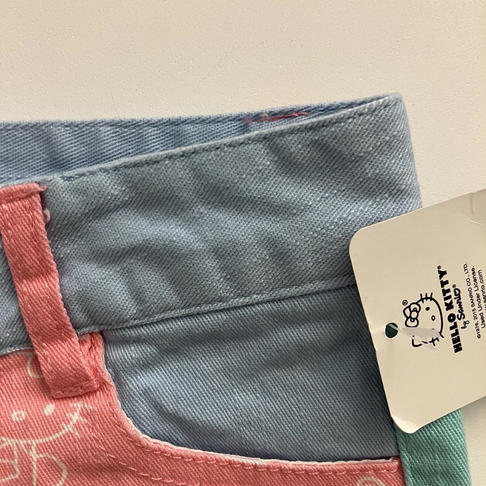 Pantalones cortos de mezclilla para niña Hello Kitty bloques de colores talla S Foto 3 de 4