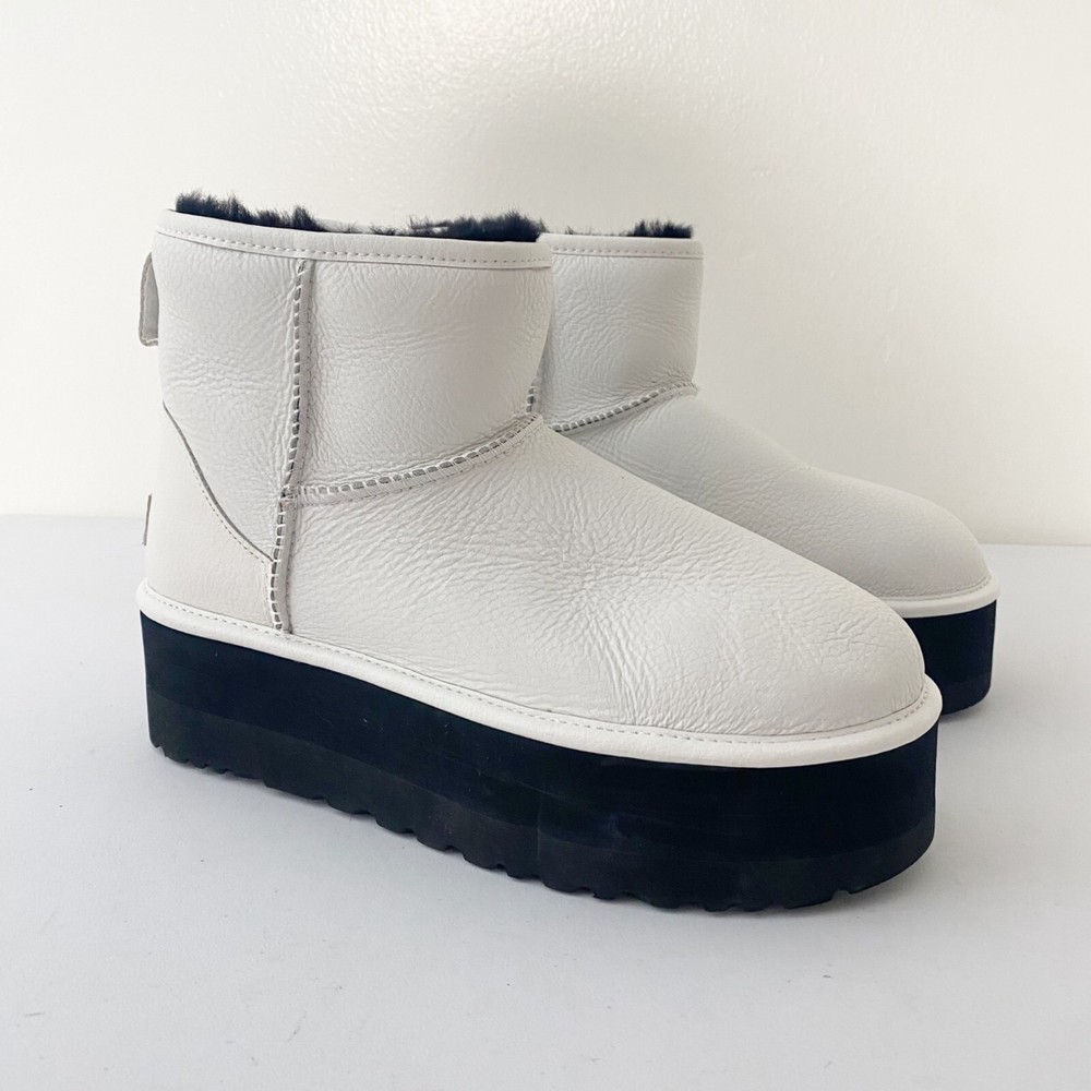 Women's Ugg Classic Mini Platform Boots White Size 8 Matte Finish