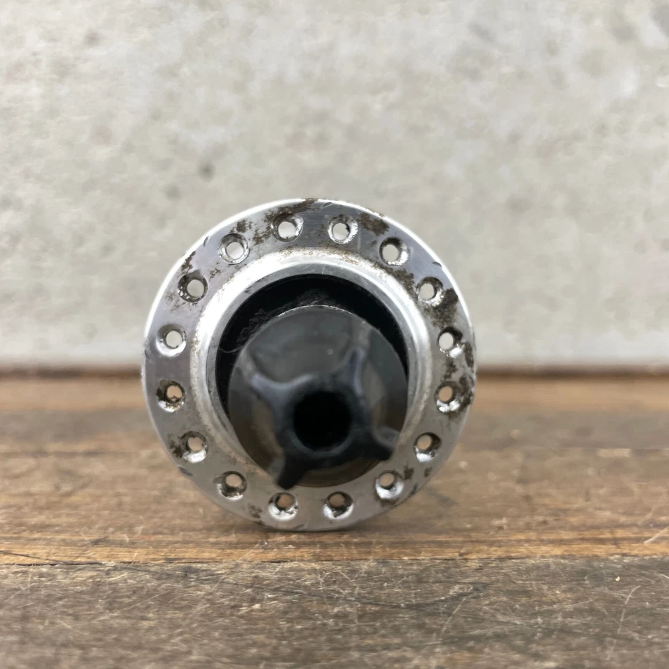 Buje delantero vintage Wilderness Trail Bikes 32 orificios WTB 100 mm QR Momentum WTB 32h Foto 4 de 4