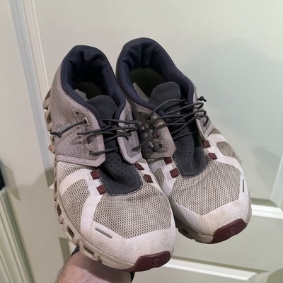 On Cloud 5 Women's Shoes Size 9 light beige/stone colorway with burgundy accents