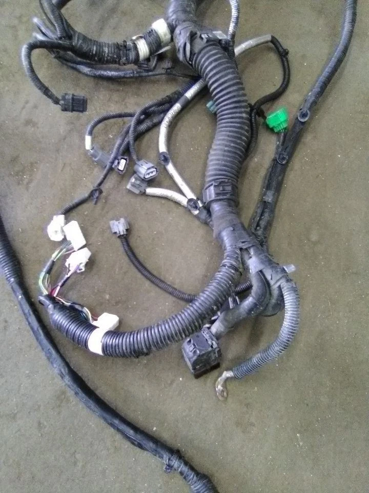 Arnés de cables del motor Nissan Armada 2018 5,6 litros Foto 3 de 4
