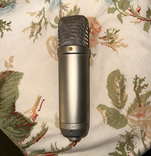 R&Oslash;DE NT1-A Large Diaphragm Condenser Microphone Multi-Pattern Phantom, Silver