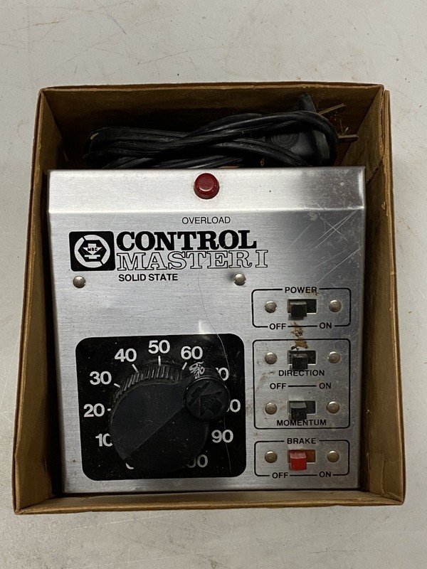 MRC ControlMaster I HO & N Gauge DC Transformer 19 VDC 16 VAC 16VA w/ Box