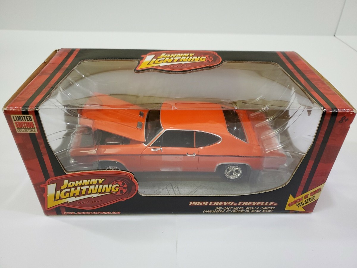 Johnny Lightning 1969 Chevy Chevelle 1:24 scale Limited edition