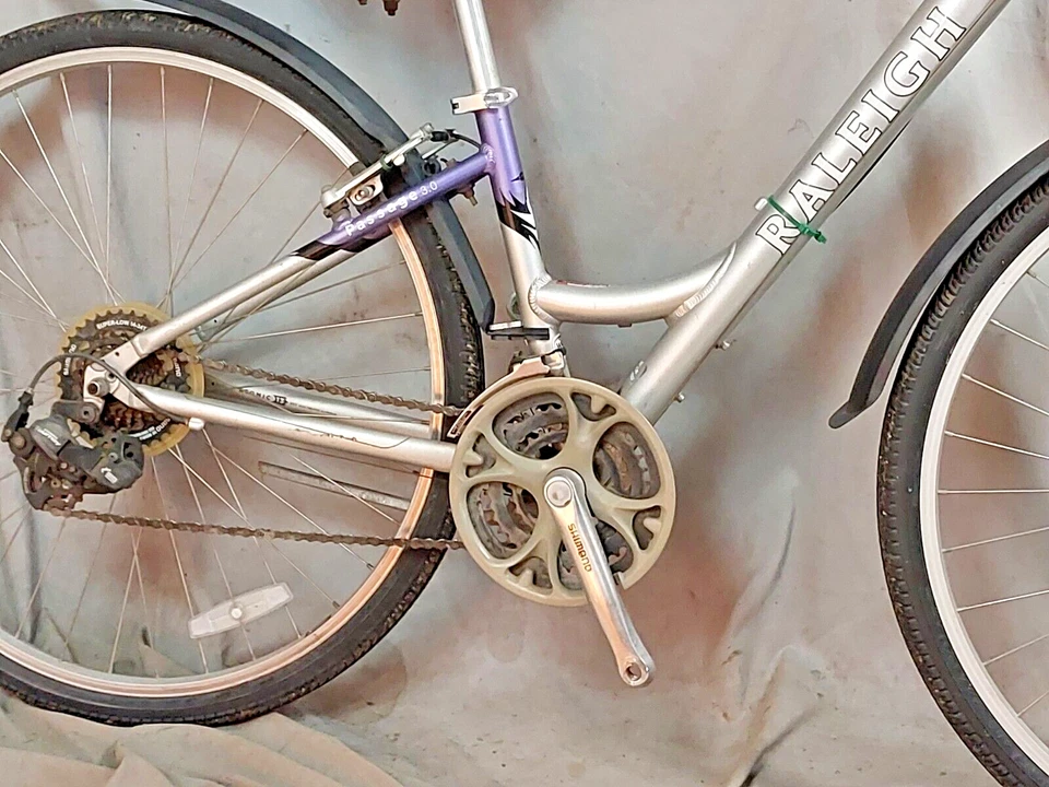 Bicicleta híbrida Raleigh Passage 3.0 2020 16" pequeña empuñadura Shimano frenos en V para mujer Foto 4 de 4