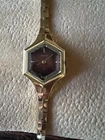SEIKO WOMEN'S  WINDUP MECHANICAL WATCH GOLD TONE HEXAGON RED DIAL