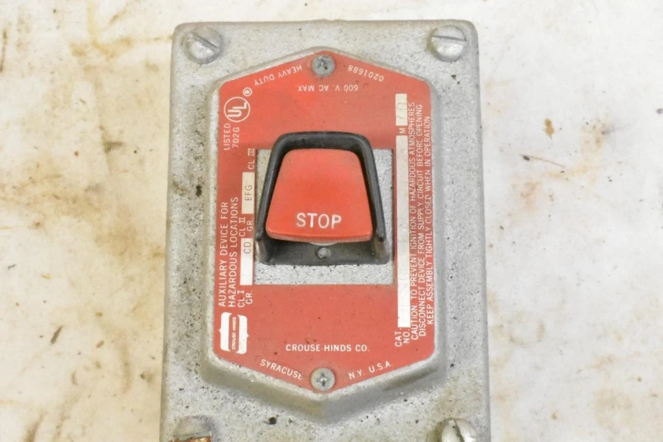 Interruptor eléctrico pulsador industrial NOS EATON CORPORATION EFSC1184 Foto 2 de 4