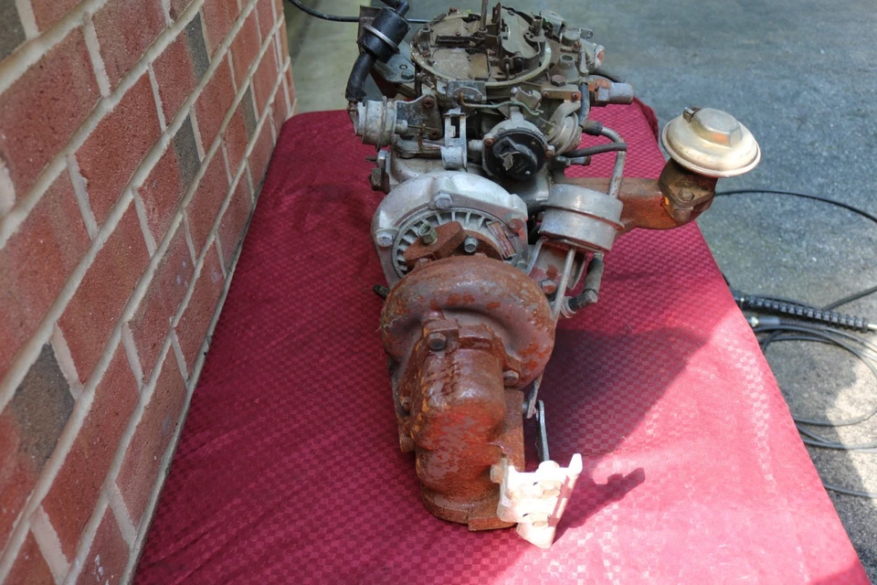 Buick Riviera 1979 tipo S Air Research turbo 25502949 colector 17059242 Quadrajet Foto 3 de 4