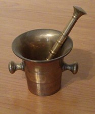 Alter massiver Messing Mörser mit Stößel - massiv 254 g, Höhe 7 cm 