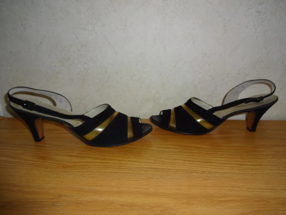 Zapatos Cruz Roja Negros Años 40 Años 50 De Colección 9 AA Se Ajusta a 8 8-1/2 Peep Toes Cordones Foto 3 de 4